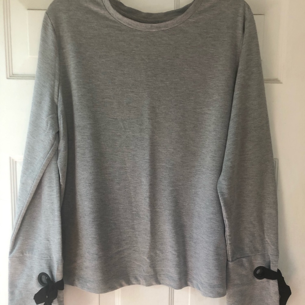 Grey long sleeve top w ribbon tie wide sleeve